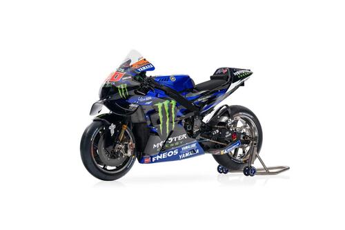 MotoGP 2024, tolti i veli alle Yamaha M1 di Quartararo e Rins! Tutte le foto [GALLERY]