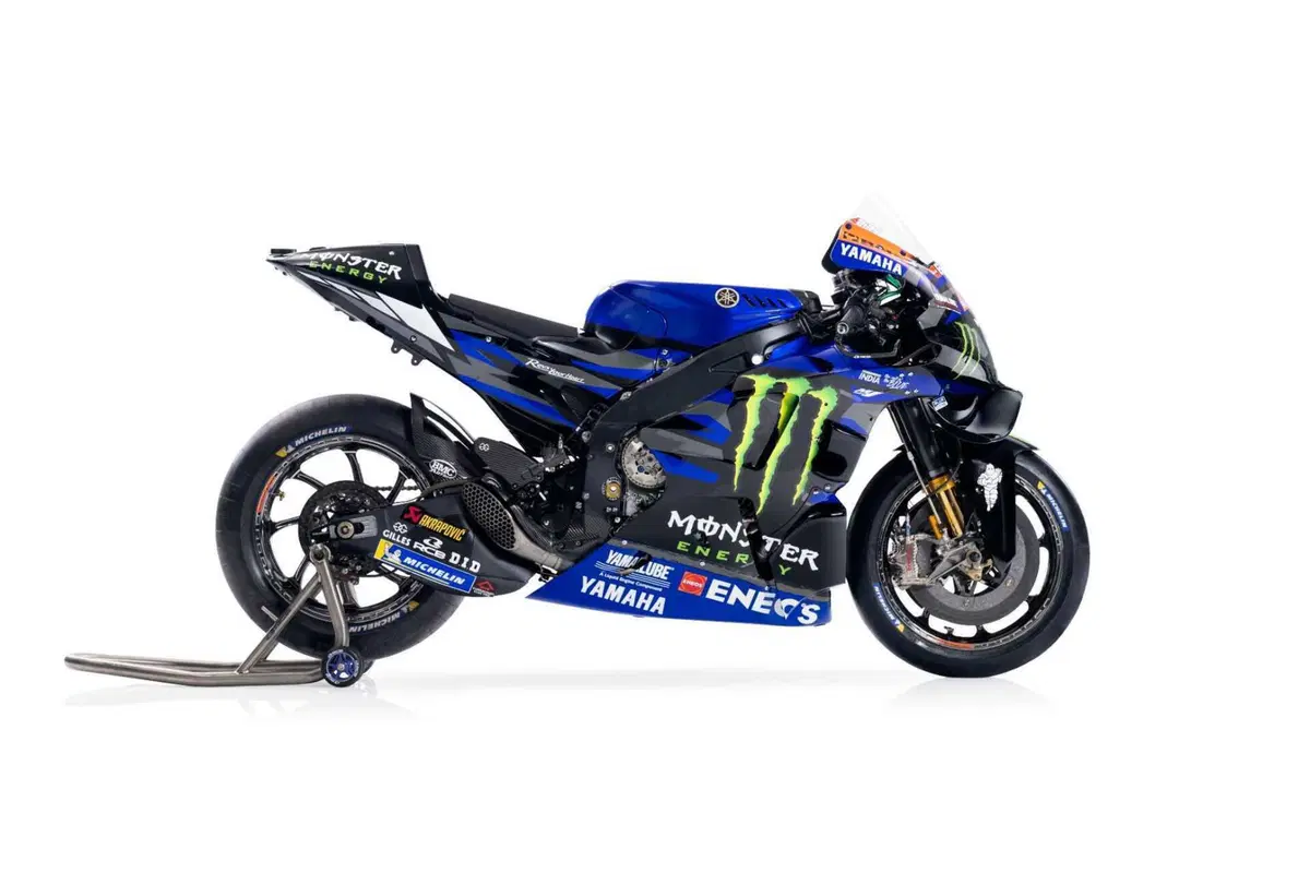 MotoGP 2024, tolti i veli alle Yamaha M1 di Quartararo e Rins! Tutte le foto [GALLERY] (20)
