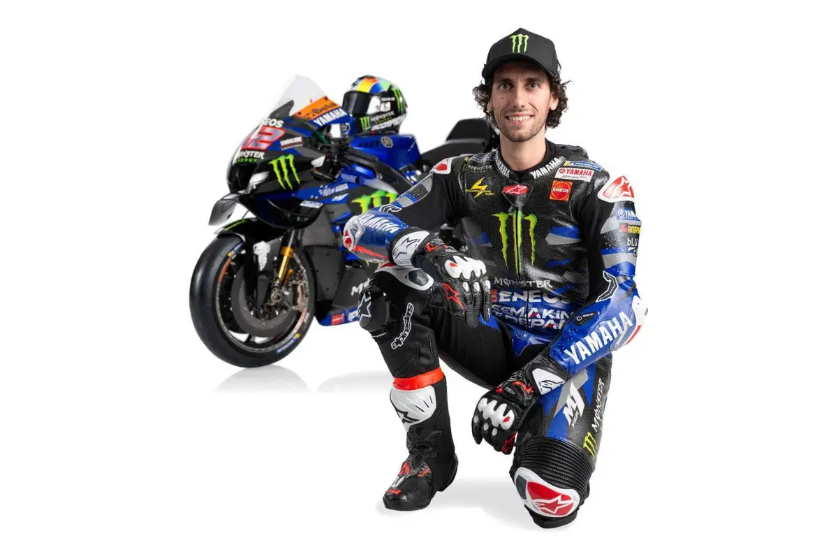 MotoGP 2024, tolti i veli alle Yamaha M1 di Quartararo e Rins! Tutte le foto [GALLERY] (53)