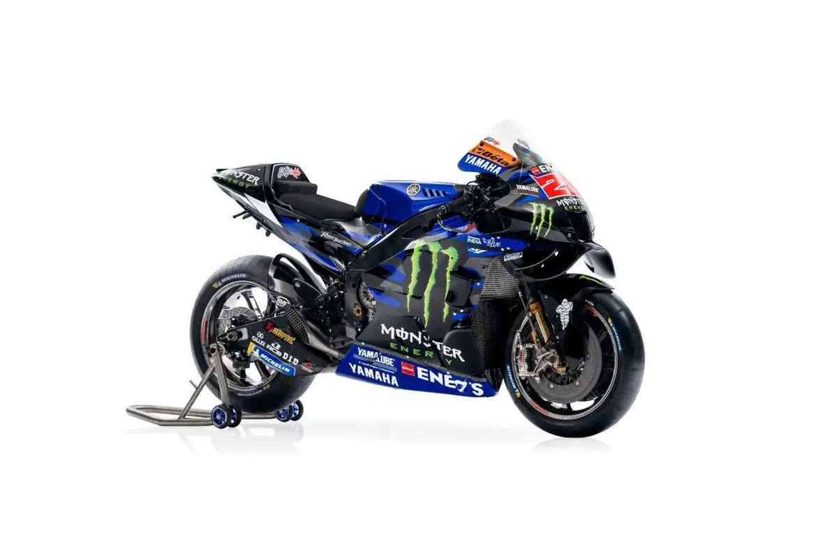 MotoGP 2024, tolti i veli alle Yamaha M1 di Quartararo e Rins! Tutte le foto [GALLERY] (8)