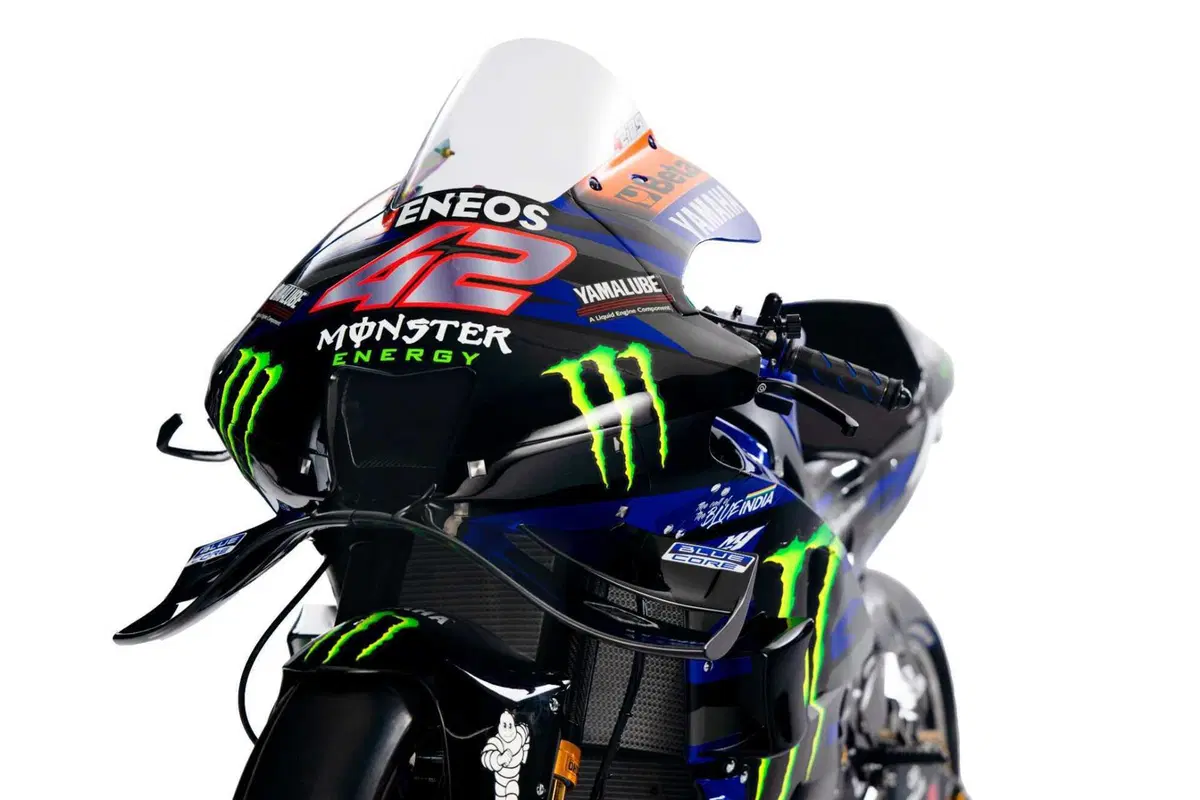 MotoGP 2024, tolti i veli alle Yamaha M1 di Quartararo e Rins! Tutte le foto [GALLERY] (24)