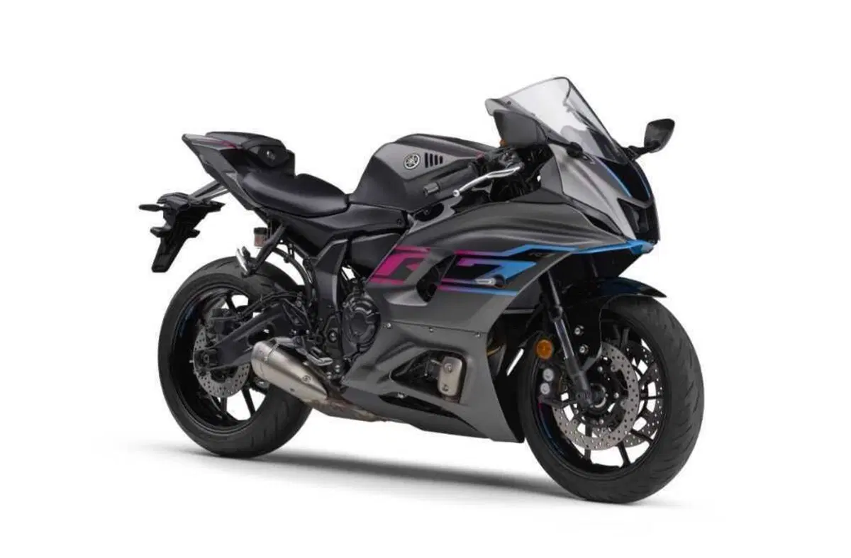 Nuove colorazioni in USA e Giappone per la Yamaha YZF-R7 (6)
