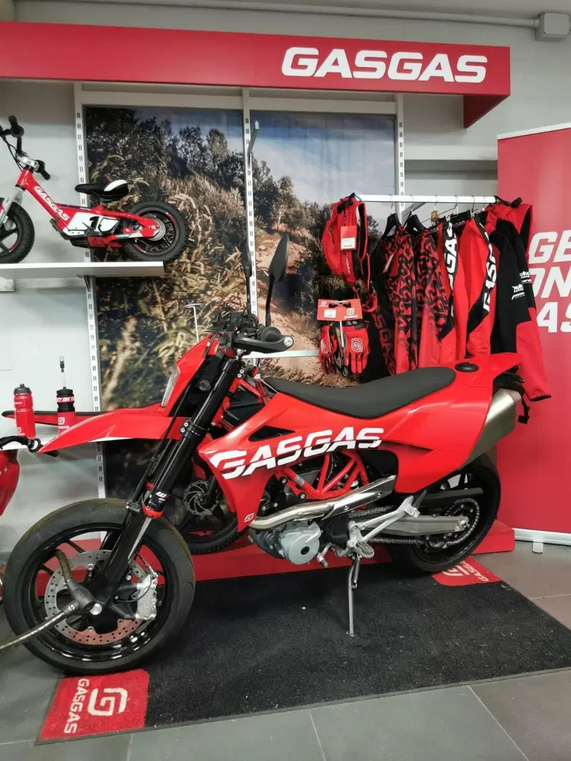 GASGAS SM 700 (2022 - 26) (2)
