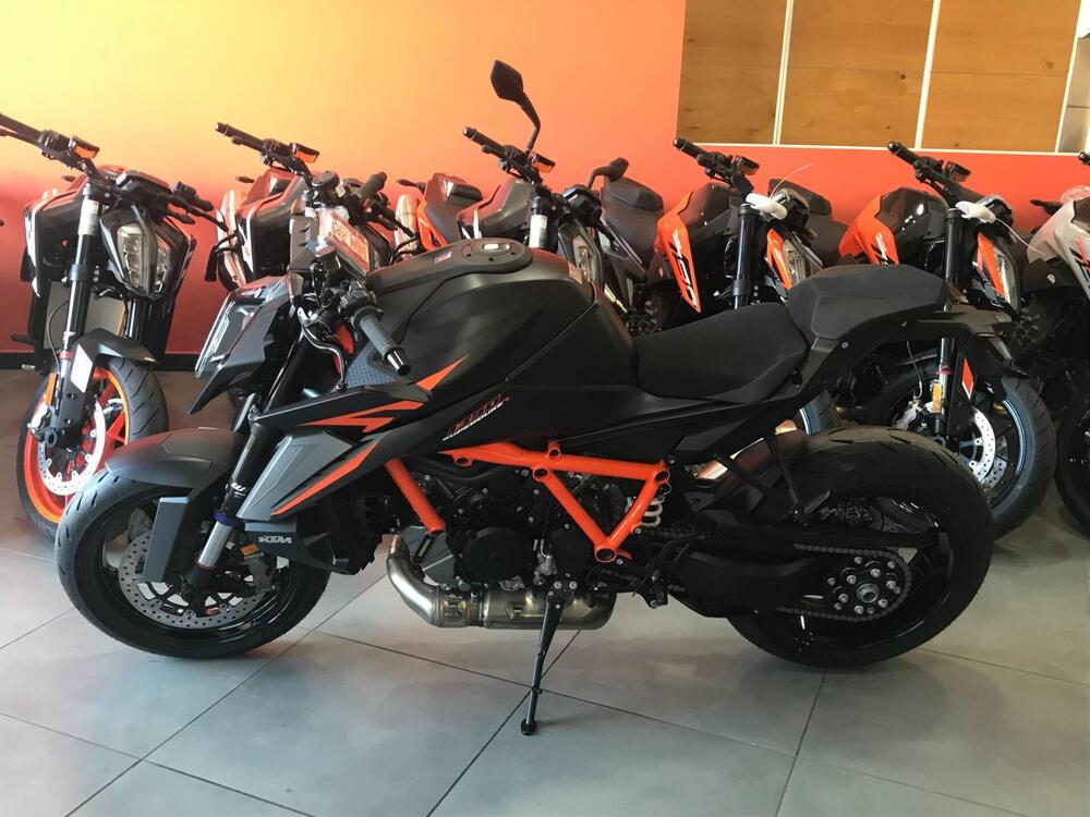 KTM 1390 Super Duke R (2024) (2)