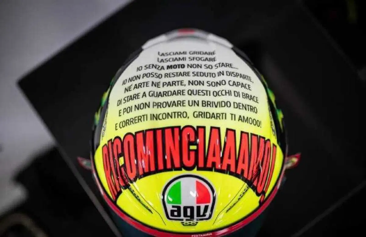 MotoGP 2024, Bezzecchi e il suo casco dedicato ai test di Sepang: sopra c'&egrave; una canzone [VIDEO E GALLERY]