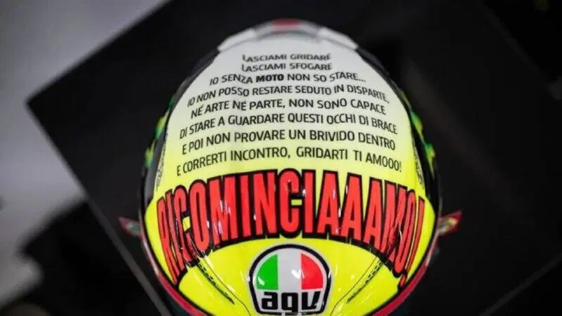 MotoGP 2024, Bezzecchi e il suo casco dedicato ai test di Sepang: sopra c'&egrave; una canzone [VIDEO E GALLERY]