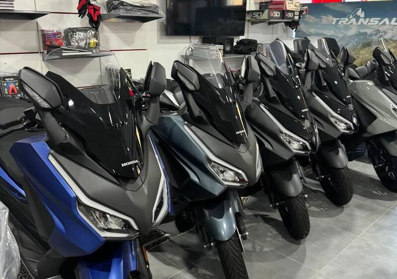 Honda Forza 350 (2023 - 24) nuove - Annunci moto nuove Honda 