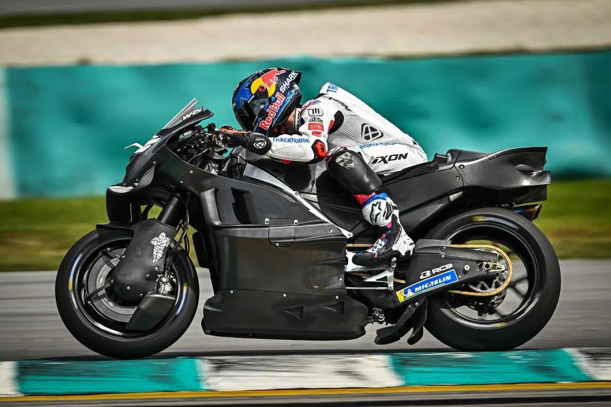 MotoGP 2024. Enea Bastianini davanti a tutti, Marc Marquez gira con gomme usate: resoconto del 2° giorno di test a Sepang [CLASSIFICA e GALLERY] (31)