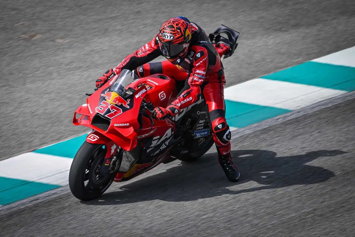 MotoGP 2024. Enea Bastianini davanti a tutti, Marc Marquez gira con gomme usate: resoconto del 2° giorno di test a Sepang [CLASSIFICA e GALLERY] (42)