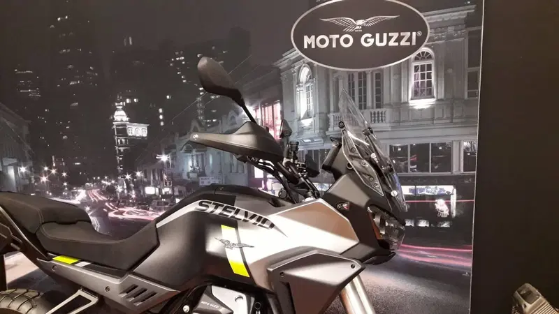 Moto Guzzi Stelvio (2024 - 26) (5)