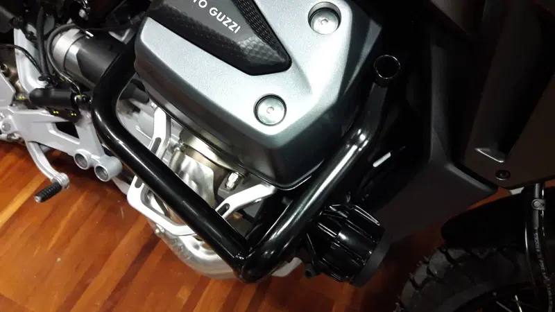 Moto Guzzi Stelvio (2024 - 26) (7)