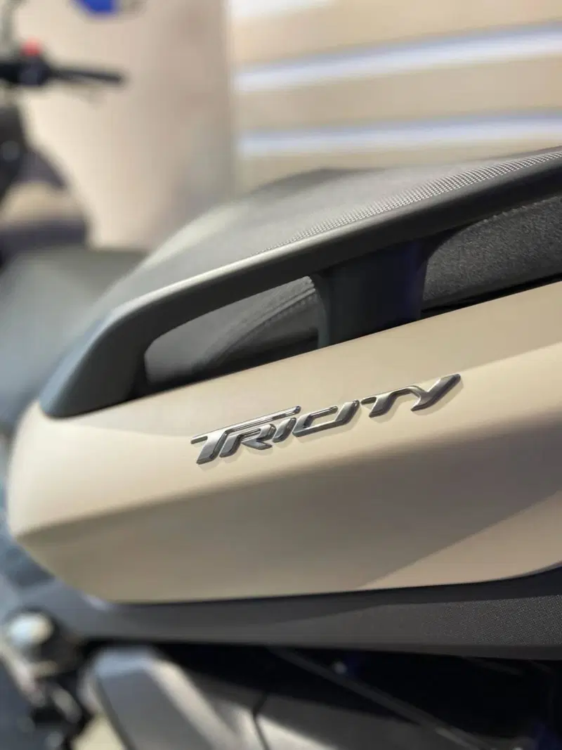 Yamaha Tricity 300 (2021 - 24) (4)