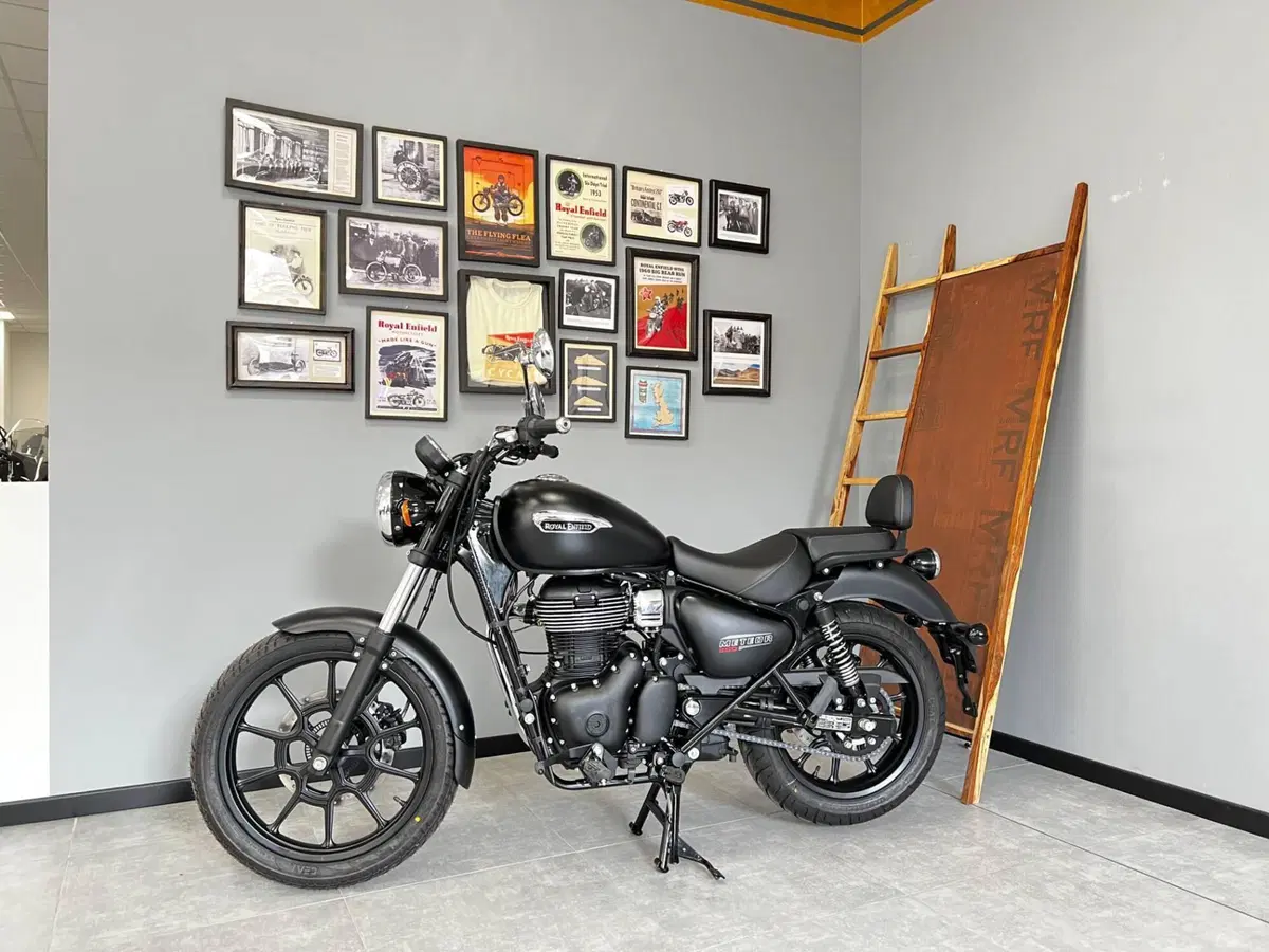 Royal Enfield Meteor 350 (2021 - 26) (2)