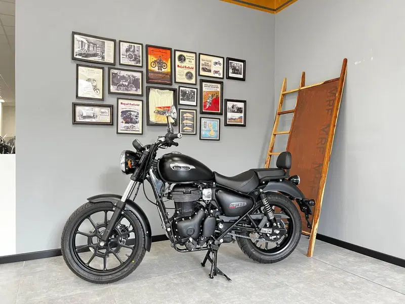Royal Enfield Meteor 350 (2021 - 26) (2)