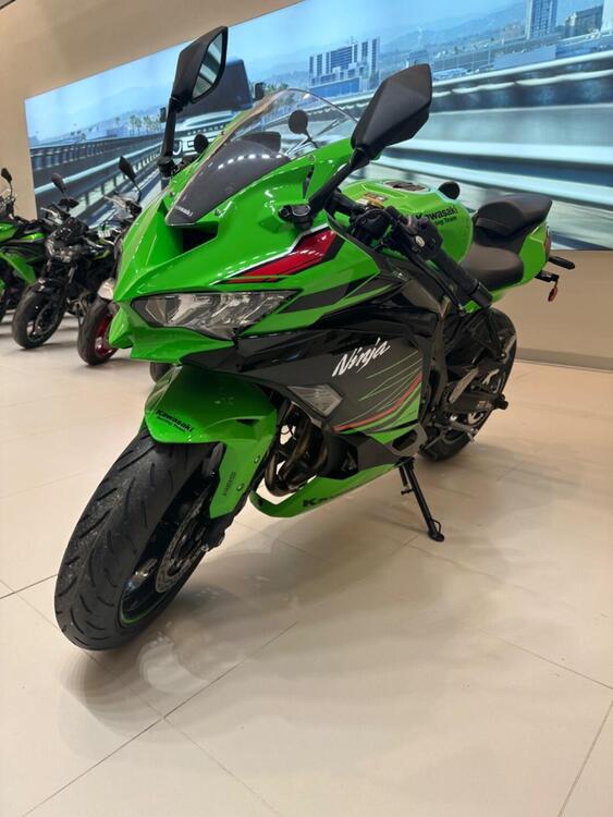 Kawasaki Ninja ZX-4RR (2024)