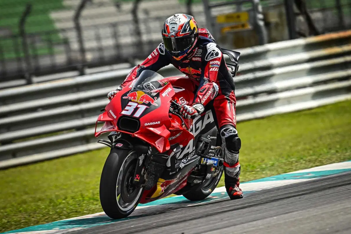 Pecco Bagnaia-Speedy Gonzales, in quattro sotto al 57! Lo scherzo di KTM: resoconto del 3° giorno di test a Sepang [CLASSIFICA e GALLERY] (4)