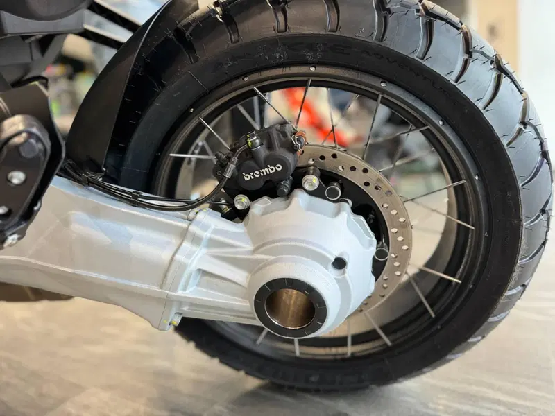 Moto Guzzi Stelvio (2024 - 26) (9)