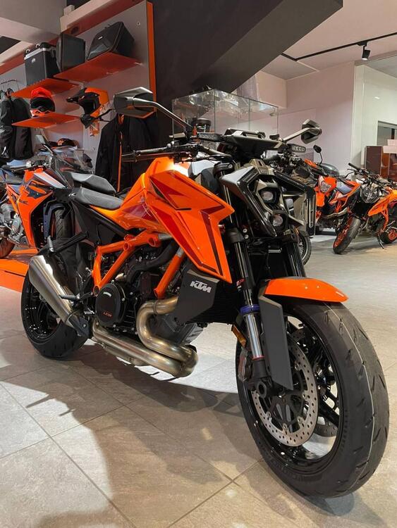 KTM 1390 Super Duke R (2024)