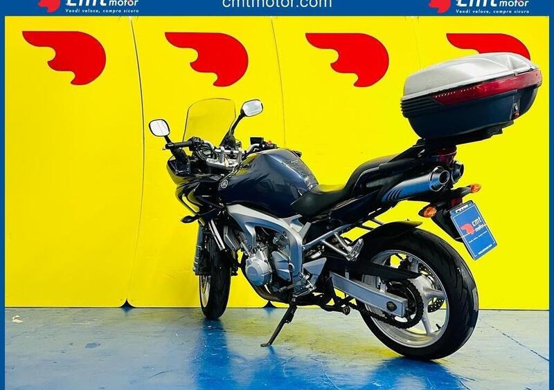 Vendo Yamaha FZ6 Fazer (2004 - 07) usata a Bari (codice 9371648) 