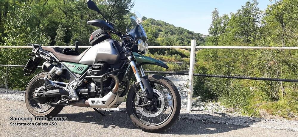 Moto Guzzi V85 TT Centenario (2021 - 22) (5)