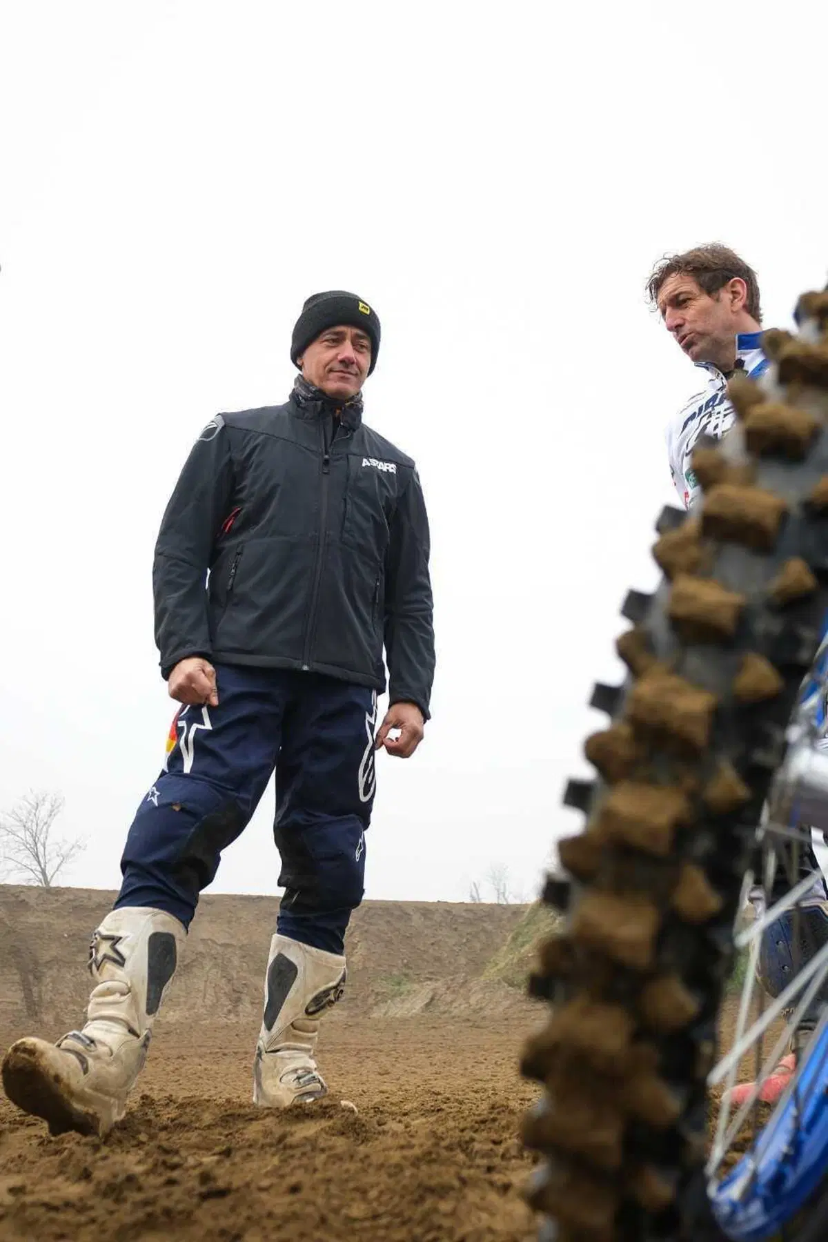 Moto a 2 o 4 TEMPI per fare ENDURO? PROVA TM 300 2T e 450 4T in pista e nel bosco. Quante SORPRESE [VIDEO E GALLERY] (11)