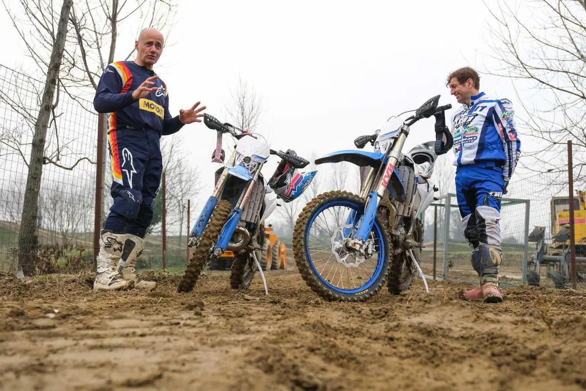 Moto a 2 o 4 TEMPI per fare ENDURO? PROVA TM 300 2T e 450 4T in pista e nel bosco. Quante SORPRESE [VIDEO E GALLERY] (25)
