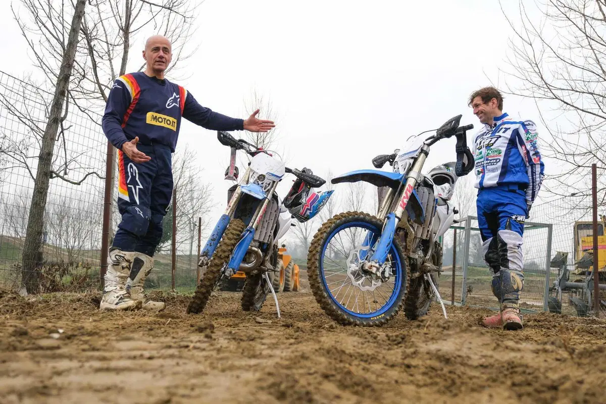 Moto a 2 o 4 TEMPI per fare ENDURO? PROVA TM 300 2T e 450 4T in pista e nel bosco. Quante SORPRESE [VIDEO E GALLERY] (26)