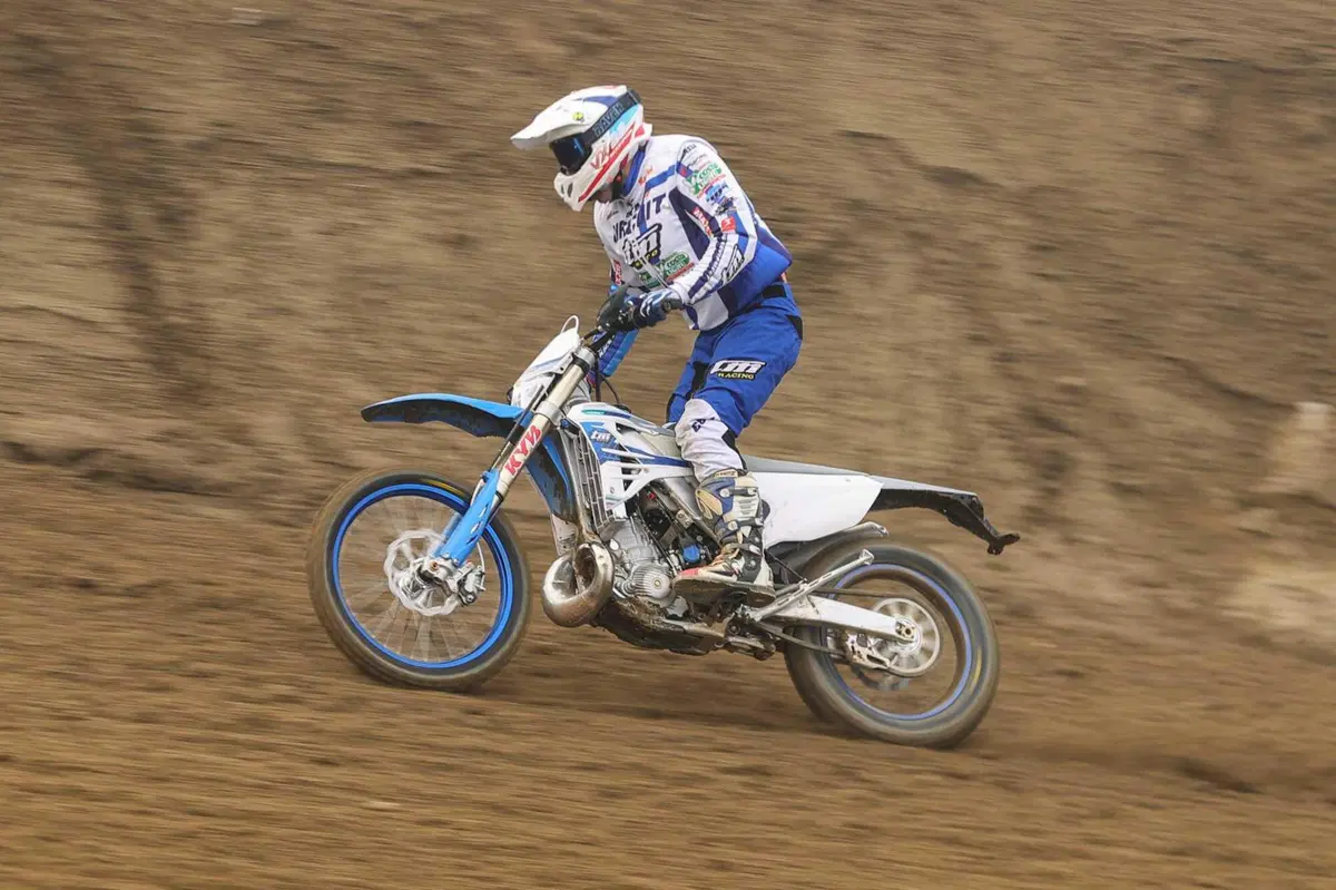 Moto a 2 o 4 TEMPI per fare ENDURO? PROVA TM 300 2T e 450 4T in pista e nel bosco. Quante SORPRESE [VIDEO E GALLERY] (55)