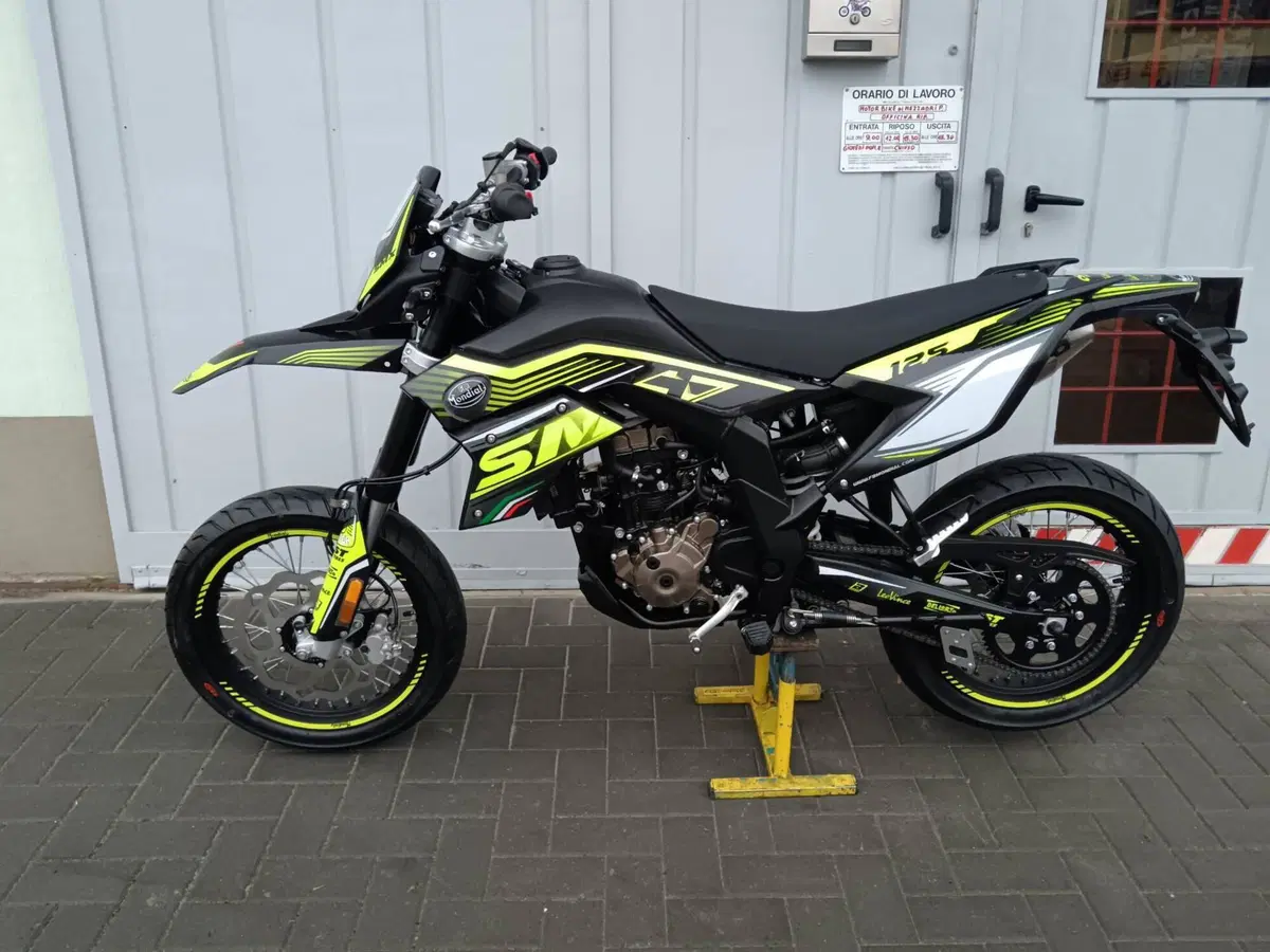 FB Mondial SMX 125 Motard (2021 - 24) (2)