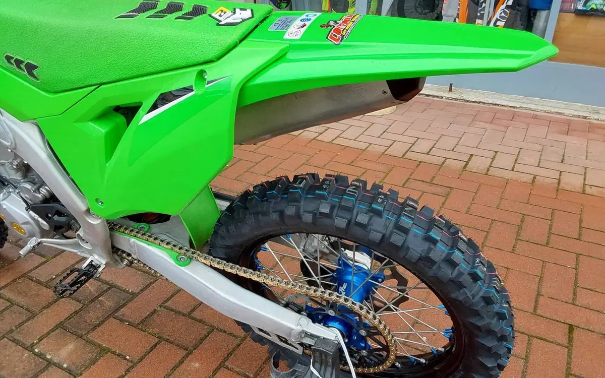 Kawasaki KX450F (2023) (8)