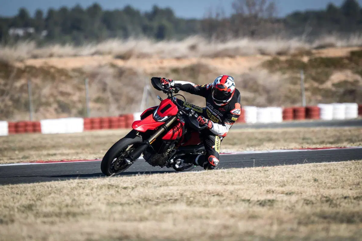Ducati Hypermotard 698 Mono: 