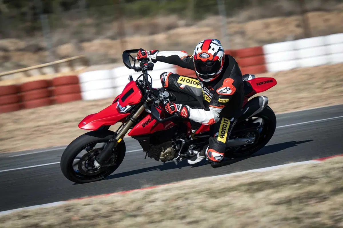 Ducati Hypermotard 698 Mono:  (3)