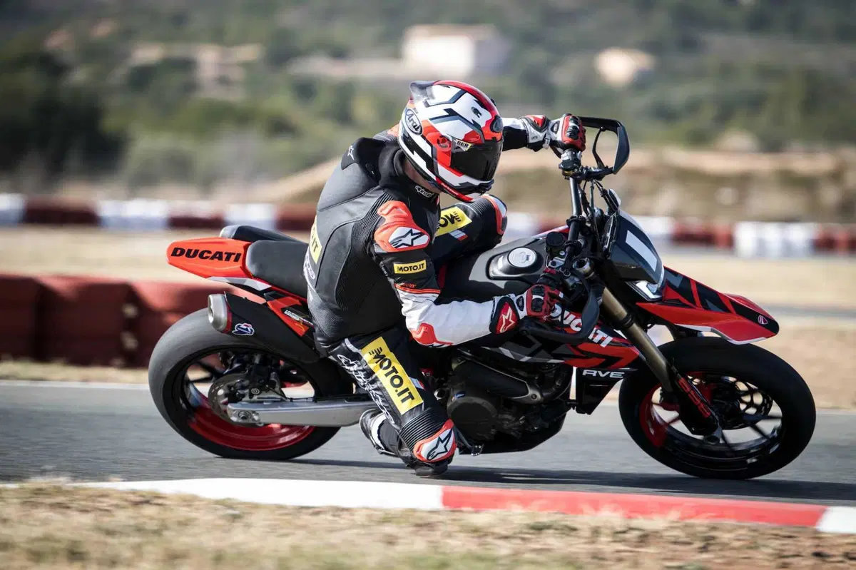 Ducati Hypermotard 698 Mono: Nuovo riferimento (7)