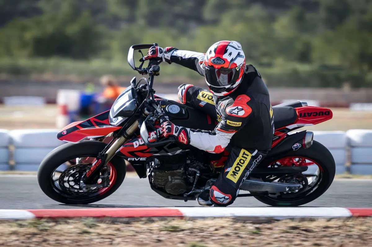 Ducati Hypermotard 698 Mono: Nuovo riferimento (6)