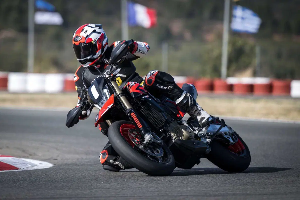 Ducati Hypermotard 698 Mono: Nuovo riferimento (8)
