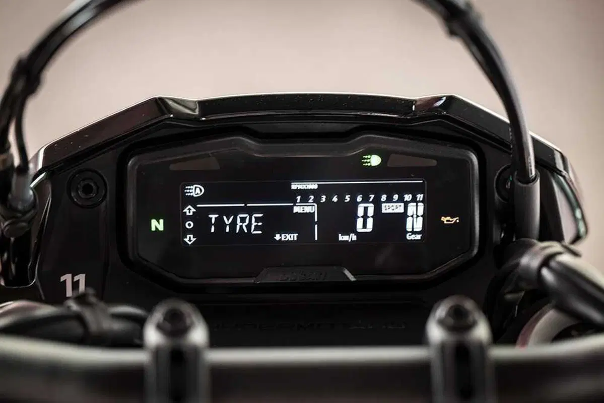 Ducati Hypermotard 698 Mono: Nuovo riferimento (15)