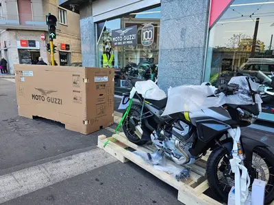 Moto Guzzi Stelvio (2024 - 26) nuova