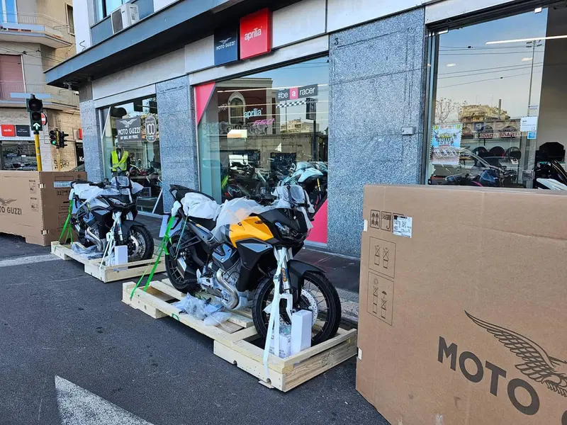Moto Guzzi Stelvio (2024 - 26) (2)