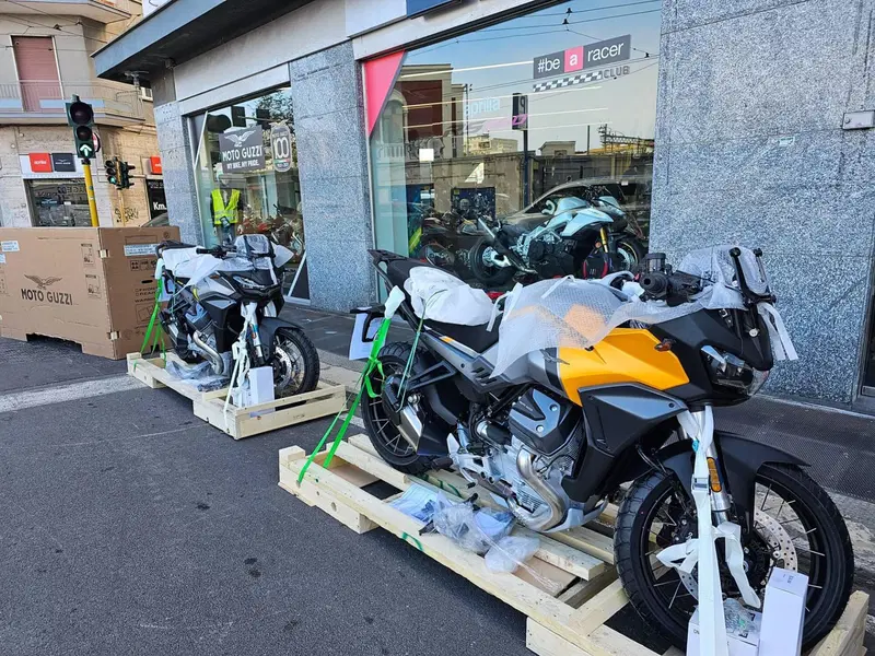 Moto Guzzi Stelvio (2024 - 26) (3)