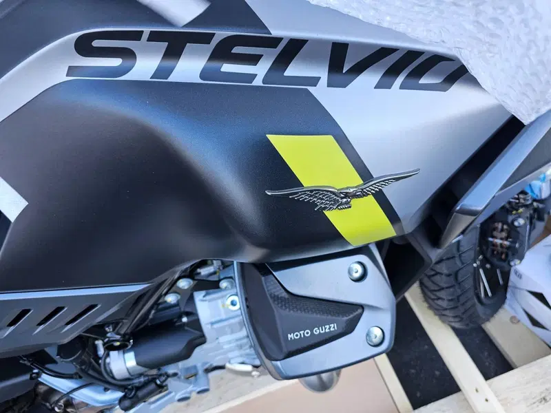Moto Guzzi Stelvio (2024 - 26) (6)