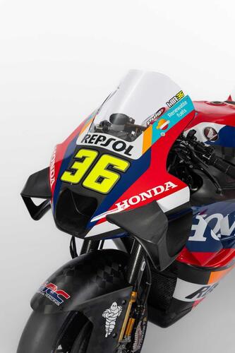 MotoGP 2023. Ecco la prima Honda D.M. di Luca Marini e Joan Mir (e c'è meno sponsor!) [GALLERY] (3)