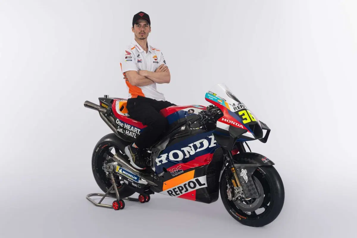 MotoGP 2023. Ecco la prima Honda D.M. di Luca Marini e Joan Mir (e c'è meno sponsor!) [GALLERY] (31)