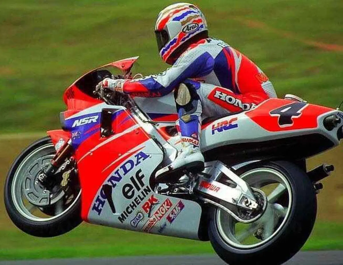 MotoGP 2023. Ecco la prima Honda D.M. di Luca Marini e Joan Mir (e c'è meno sponsor!) [GALLERY] (22)