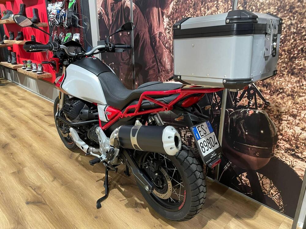 Moto Guzzi V85 TT Evocative Graphics (2019 - 20) (5)