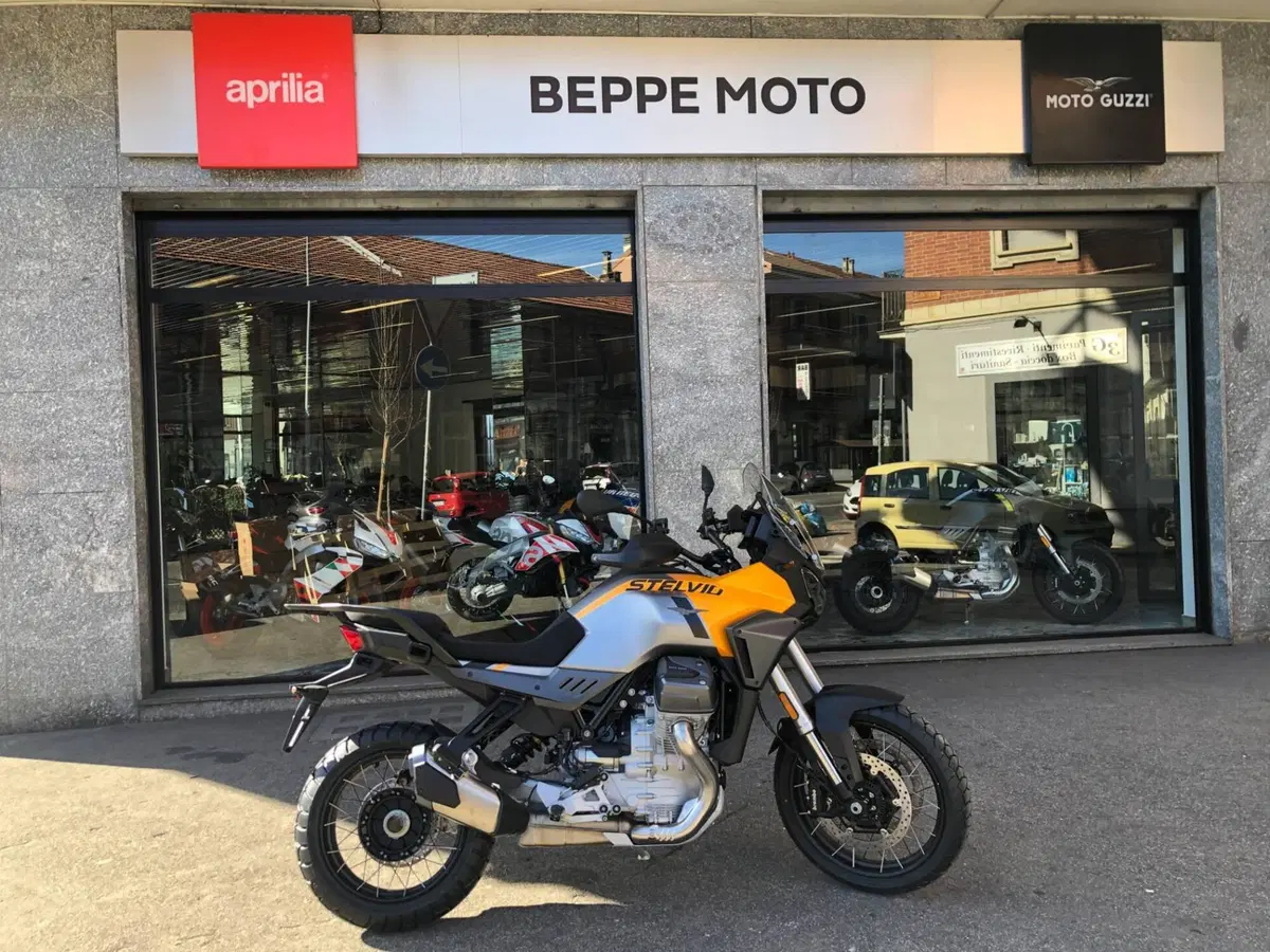 Moto Guzzi Stelvio (2024 - 26)