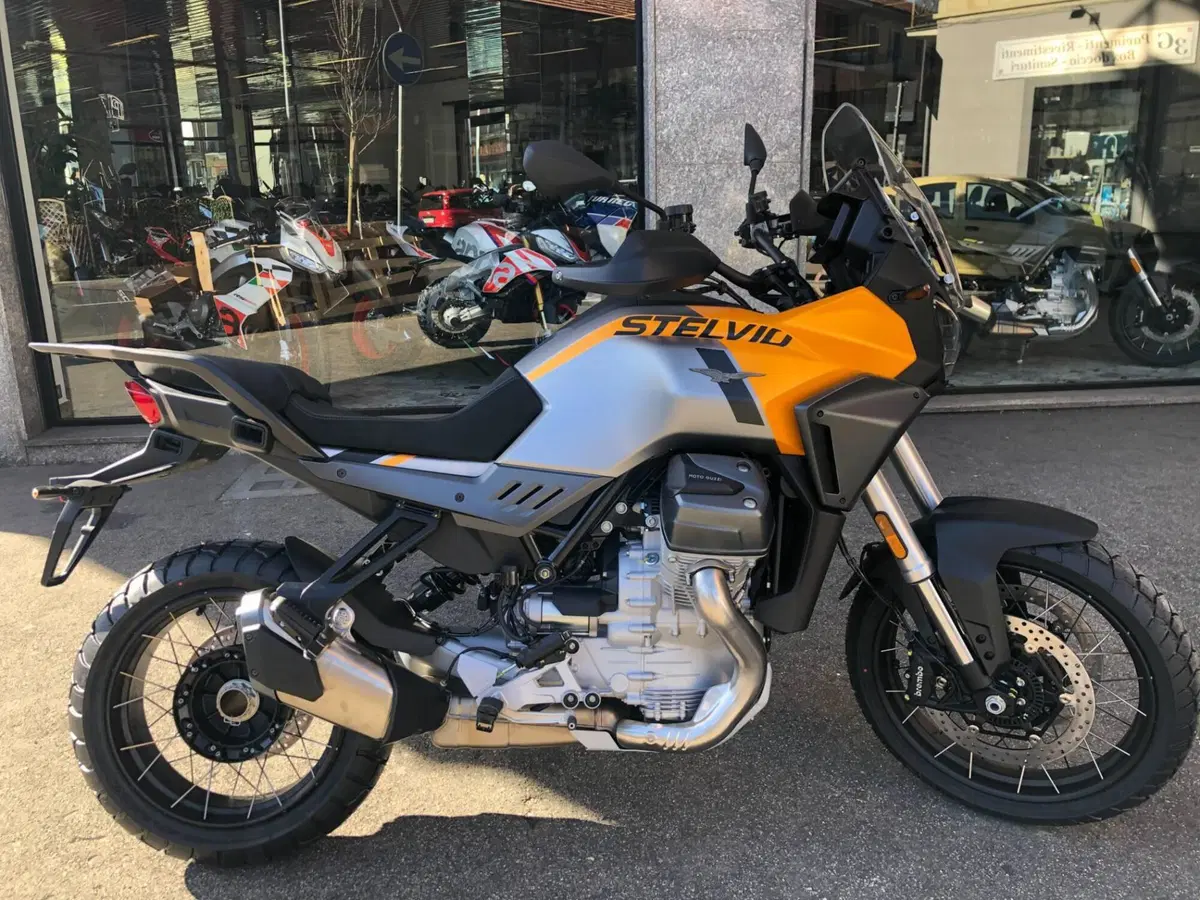 Moto Guzzi Stelvio (2024 - 26) (2)