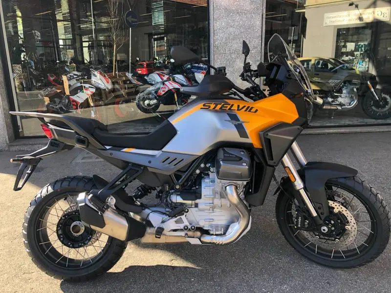 Moto Guzzi Stelvio (2024 - 26) (2)