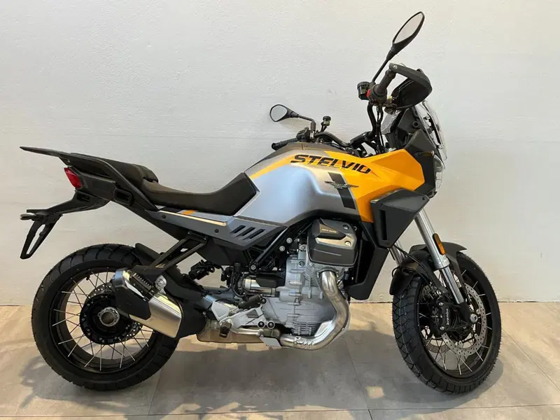 Moto Guzzi Stelvio (2024 - 26)