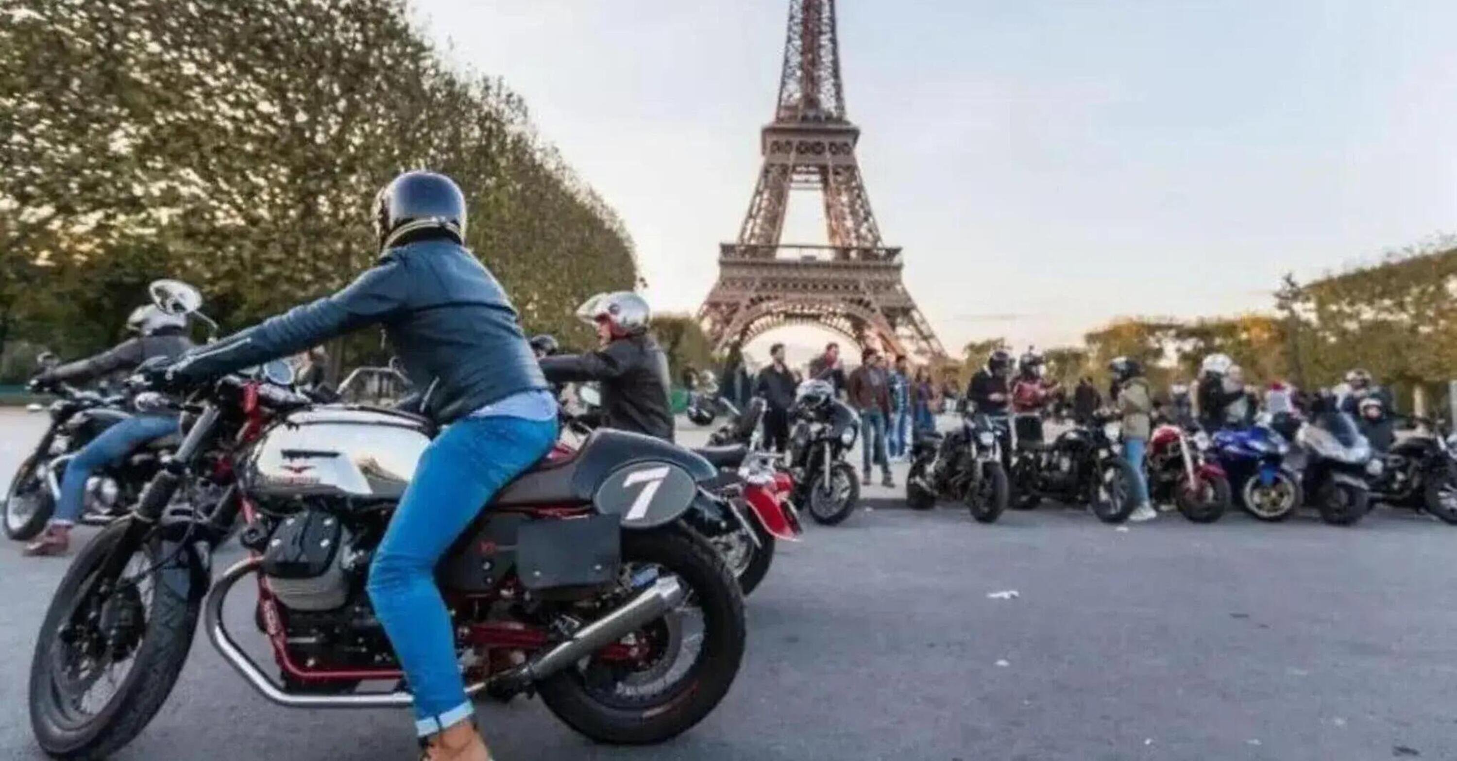 Parigi: bocciata la delibera per vietare le moto di notte