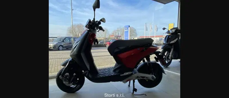 Piaggio 1 Active (2022 - 26) (2)